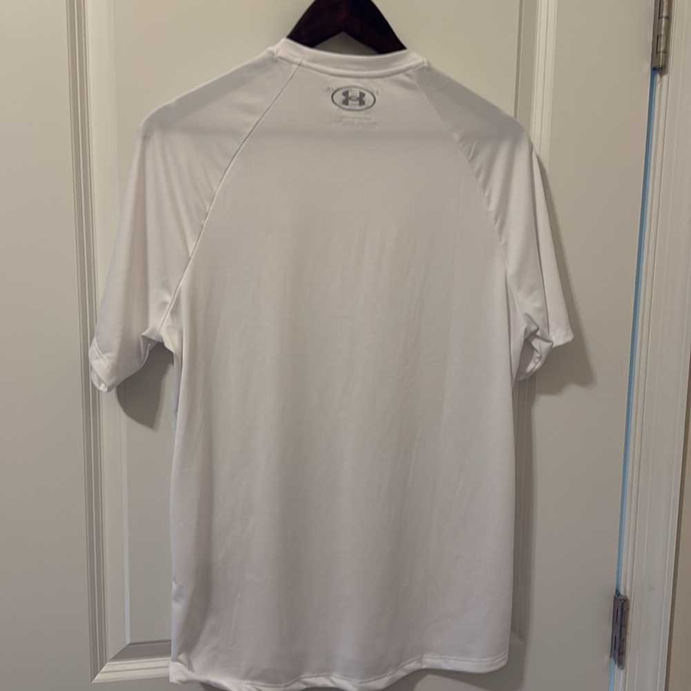 Under Armour Tee - Picture 5 of 5